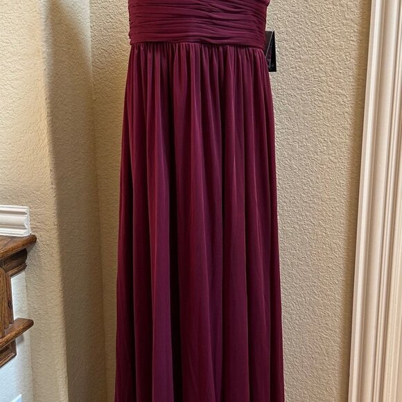 Marina Gown Burgundy Strapless Ruched Sweetheart Neck Size 12 - Picture 3 of 8